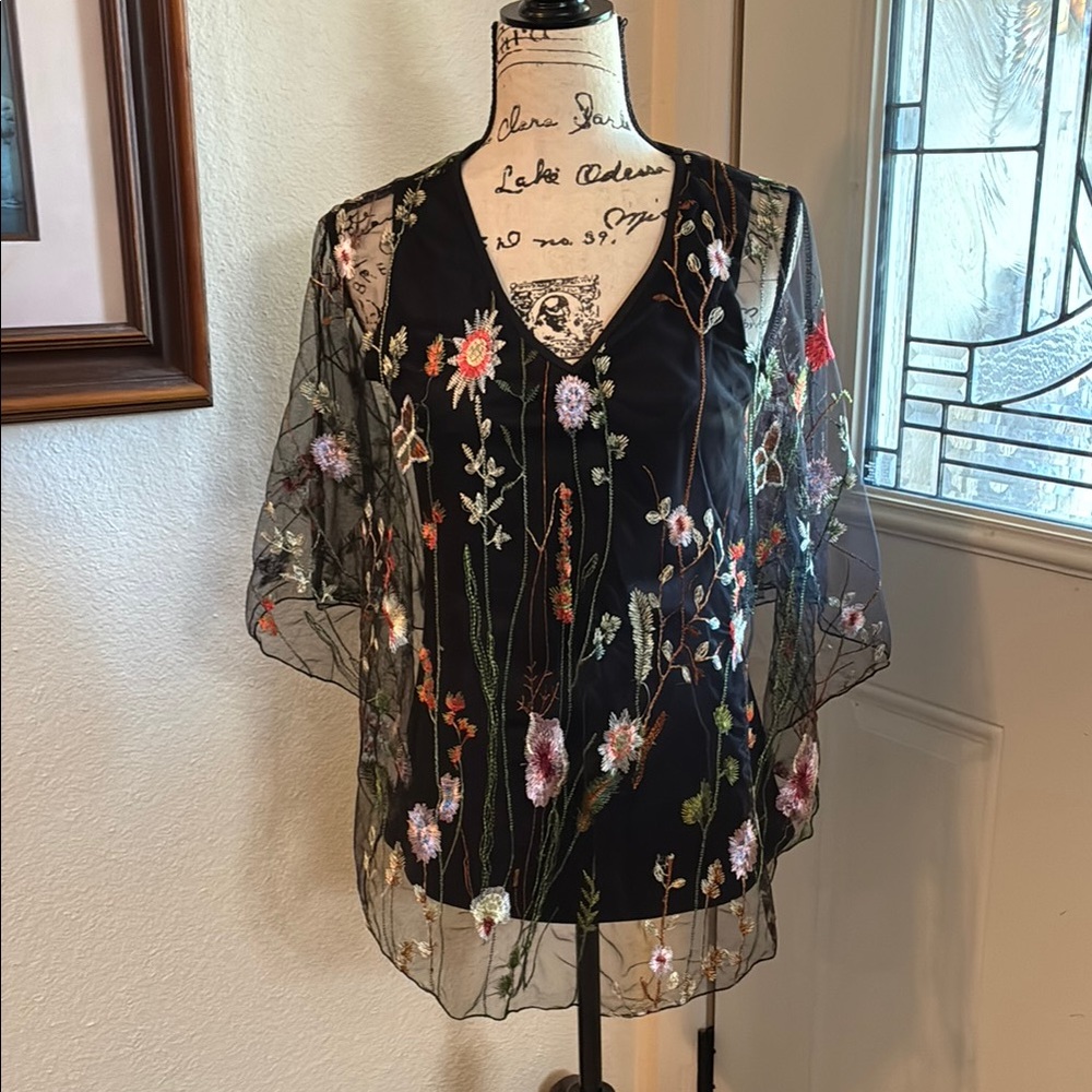Chic Black Floral Embroidered Blouse